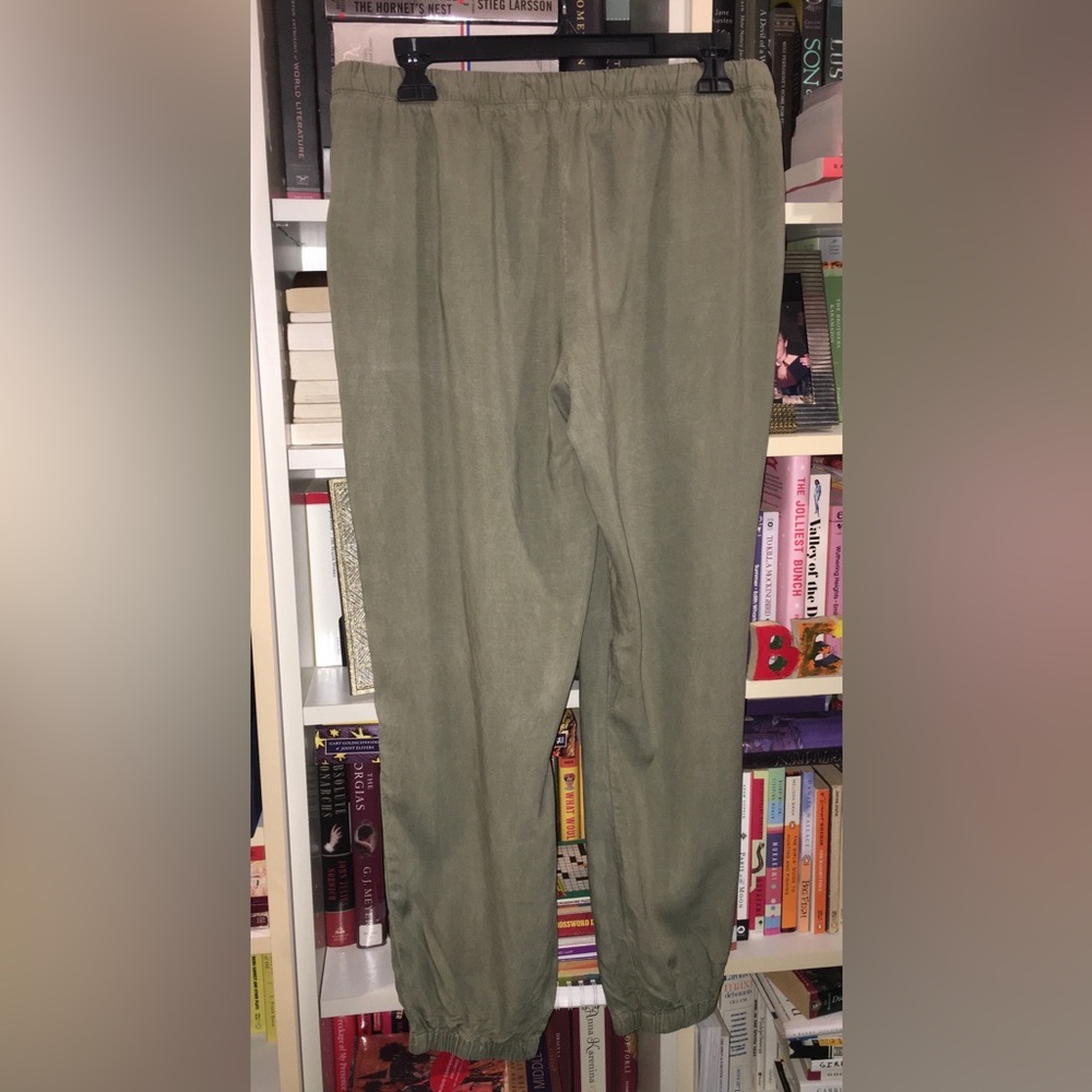 Cloth & Stone Anthropologie Army Green Pull On Pants - Picture 3 of 6